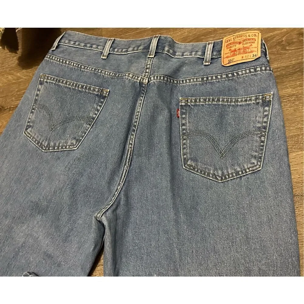 Levi's 550 Relaxed Fit Mens 40x34 Blue Jeans Light Wash Denim Great Condition